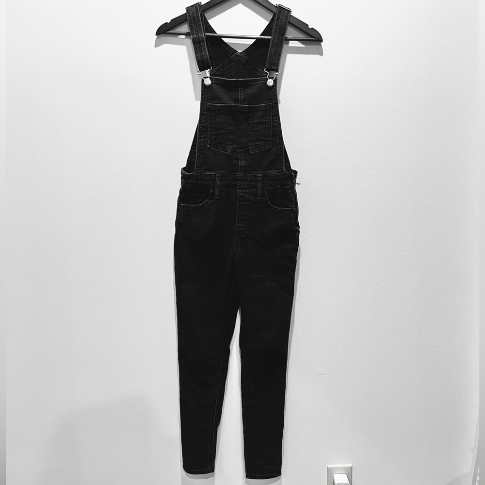 Levi Overalls⤴︎